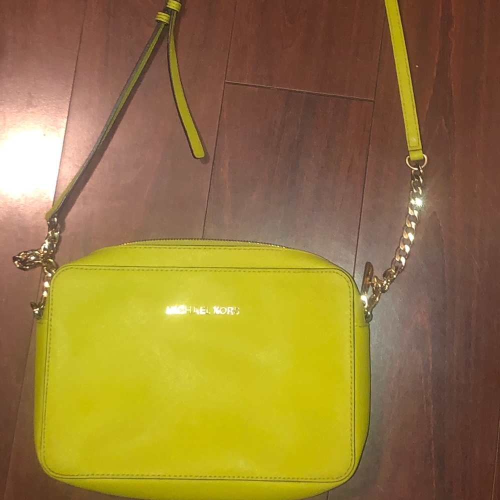 AUTHENTIC MICHAEL KORS CROSSBODY